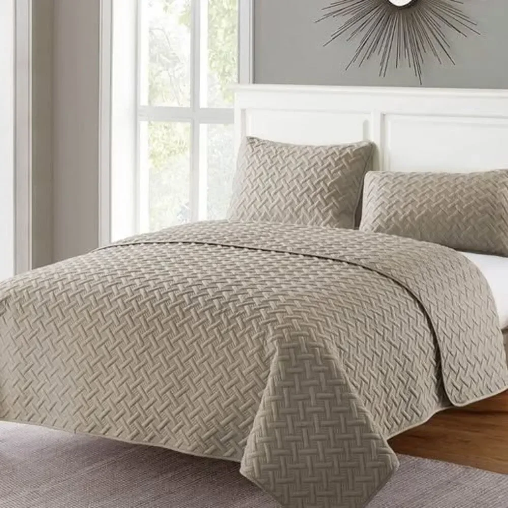 3 Pieces Full/Queen Beige Quilt Set VCNY Home